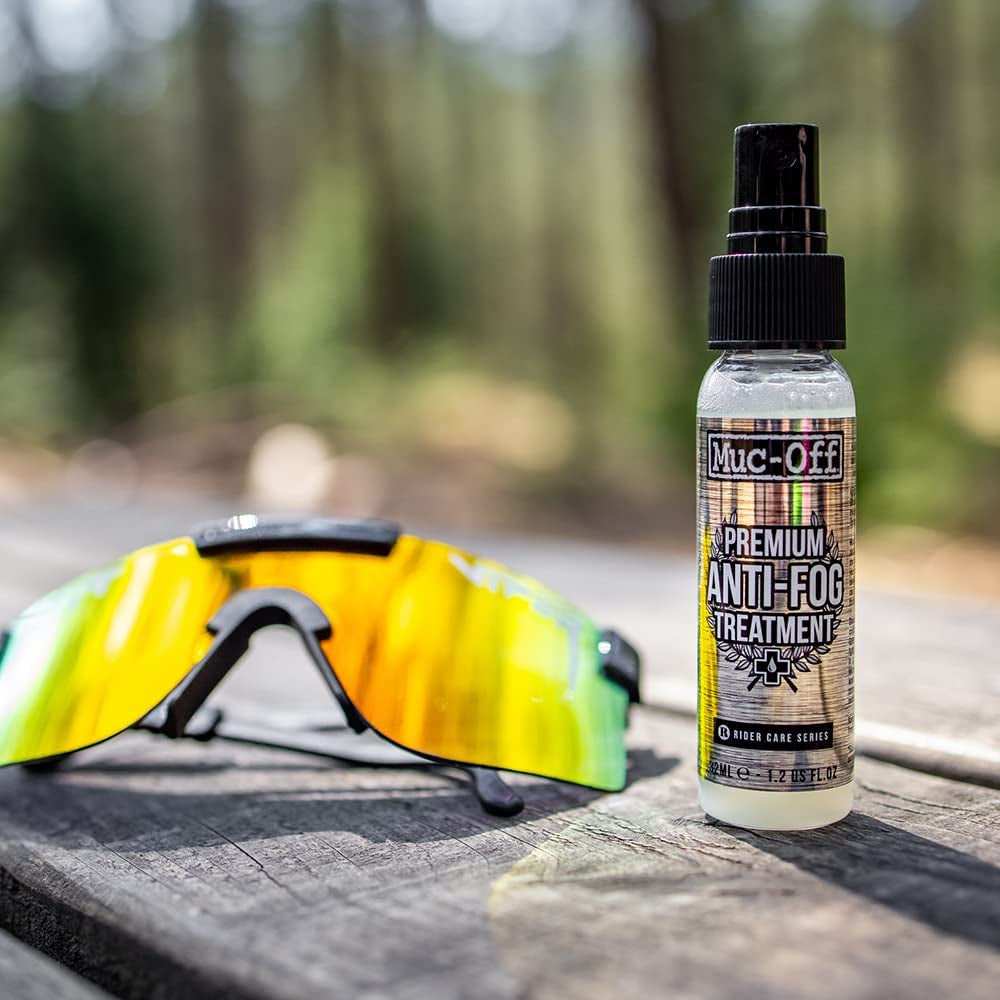 Muc-Off 214-1 Premium Anti-Fog Treatment, 32 Millilitres - Long-Lasting, Intensive Anti-Mist Spray - Suitable for Helmet Visors, Goggles and Glasses Clear Store